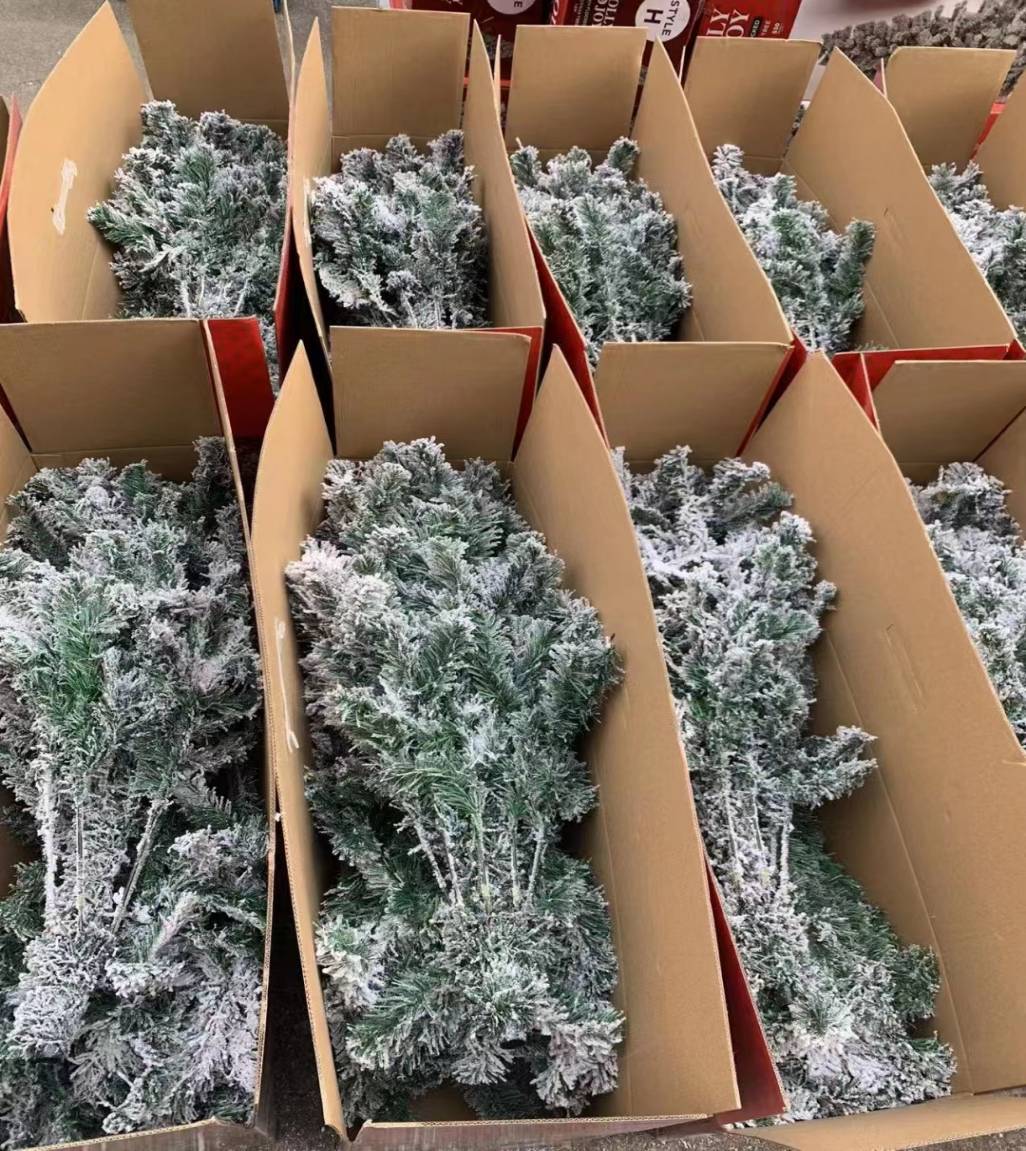 Christmas trees packaging